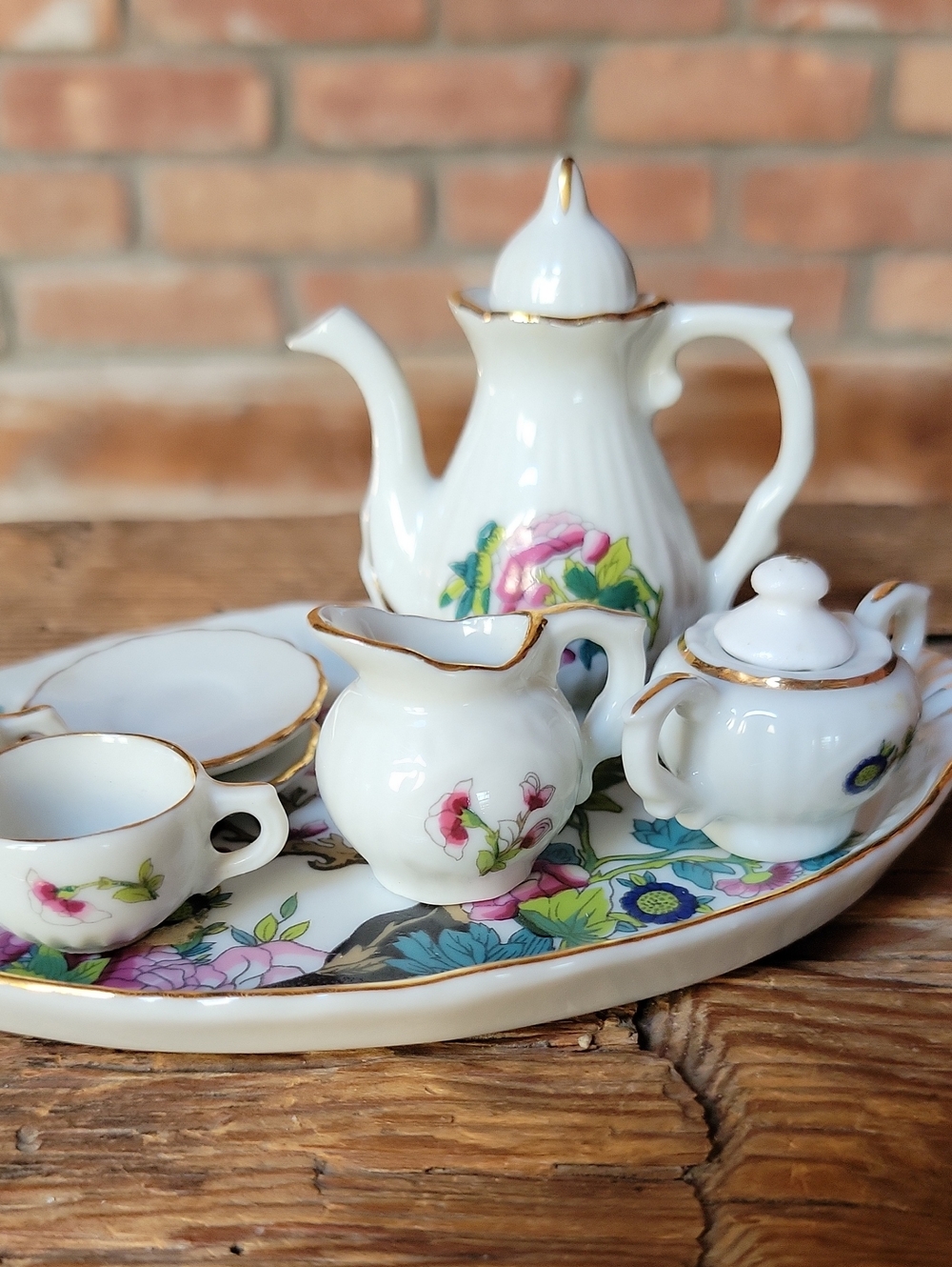 PORART Miniature Porcelain Tea Set with Floral Victorian Rose, Gold Trim